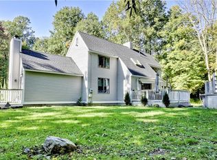 67 Standish Rd, Colchester, CT 06415