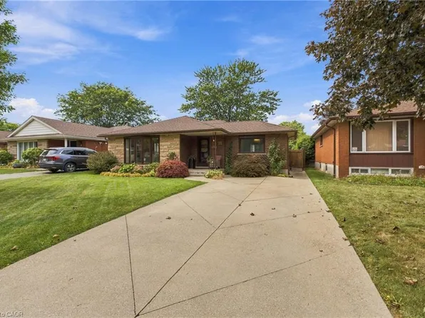 22 Sycamore St, Hamilton, ON L8T 3N7