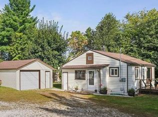 203 Gasoline Aly, Houghton Lake, MI