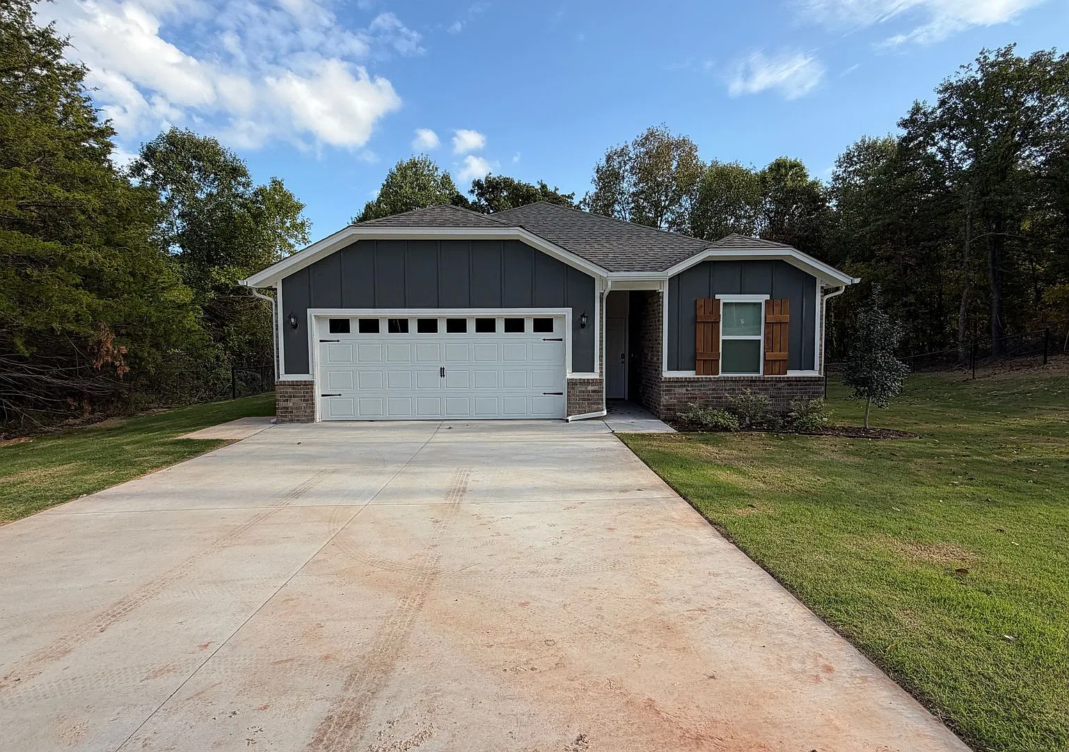 New Construction 3 Bedroom, 2 Bathroom on a 2.14 Acre Lot in Ridge Creek Addition! — Photo 2