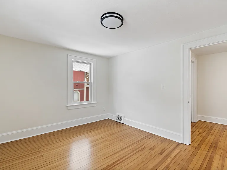 378 Cross St — Photo 17