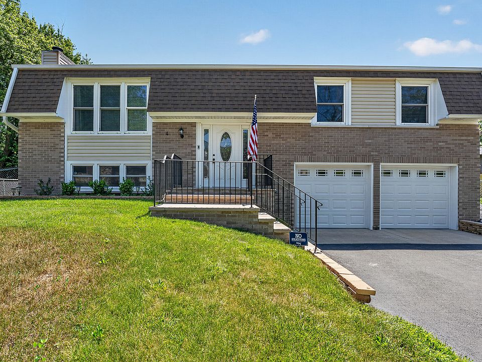 1st image of 4 Devon Ct