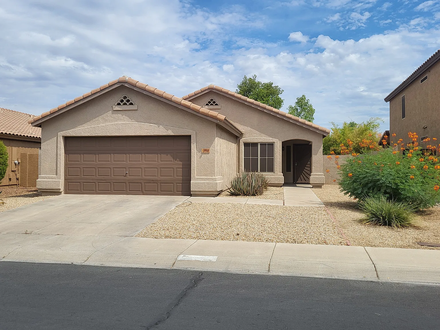 3 bed, 1358 sqft, $1,900 — Photo 1