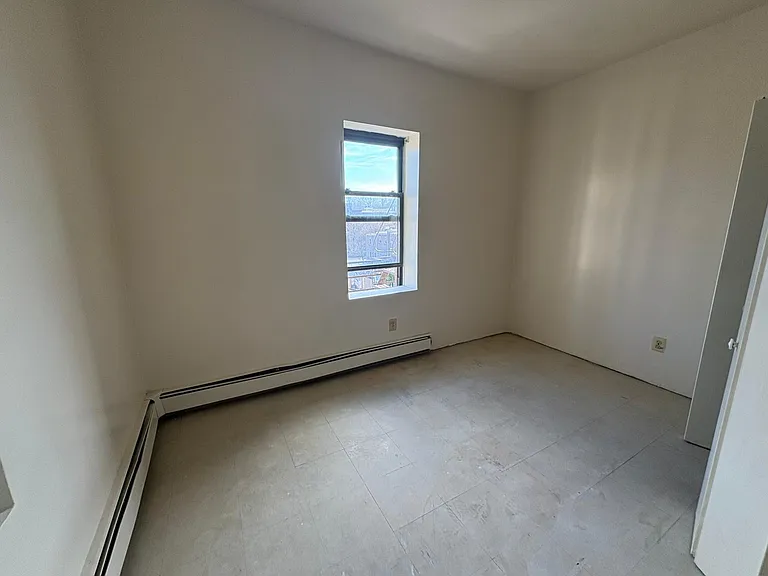 142 Orchard St — Photo 3