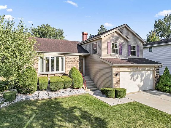 3rd image of 1093 Gloria Dr