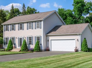 52 Liberty St, Feeding Hills, MA 01030