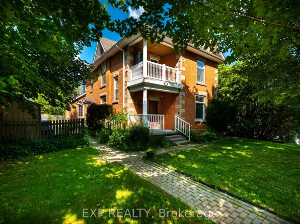 52 1st St, Orangeville, ON L9W 2E2