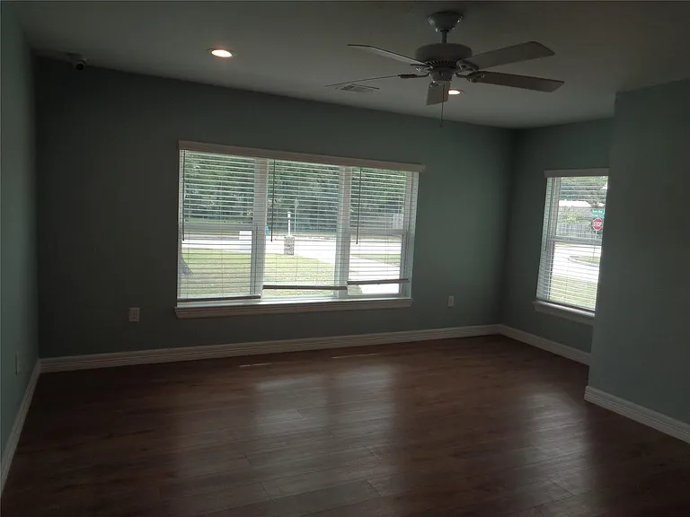 2035 Sherwood Forest St — Photo 8