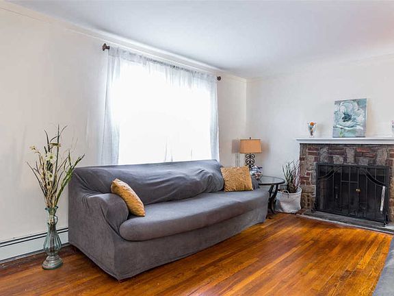 2nd image of 714 Henry St