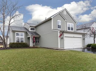 51 Ashton Ct, South Elgin, IL 60177