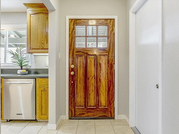 3rd image of 1925 Camden Ave