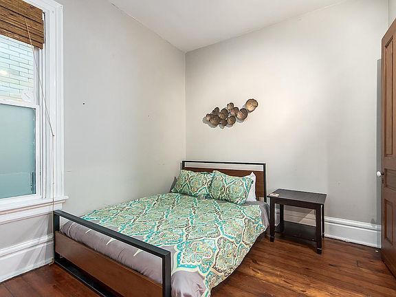 4th image of 1293 Dennison Ave #1