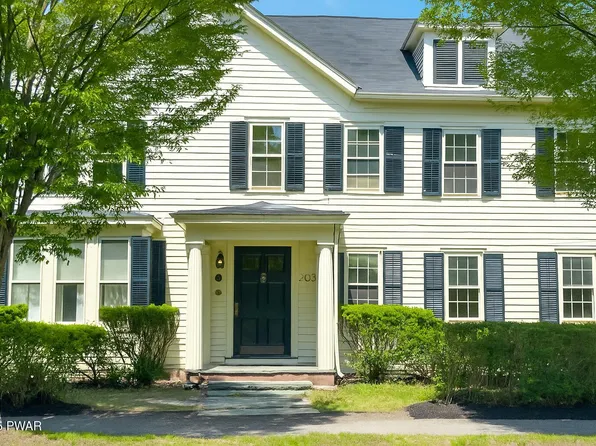 203 W Harford St, Milford, PA 18337