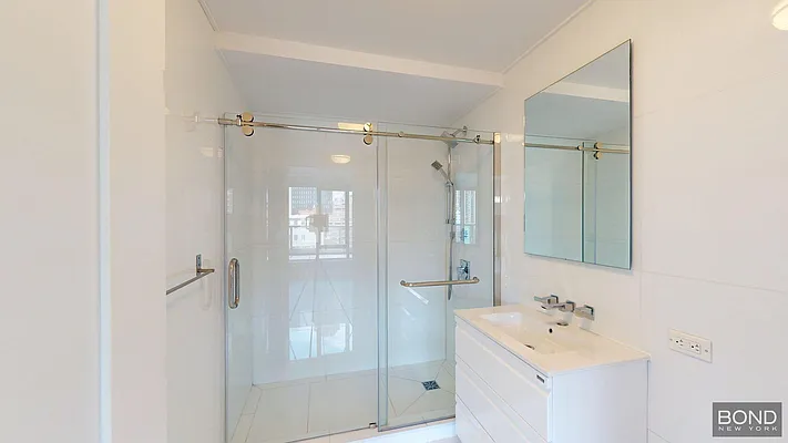 Rented by Bond New York | media 10