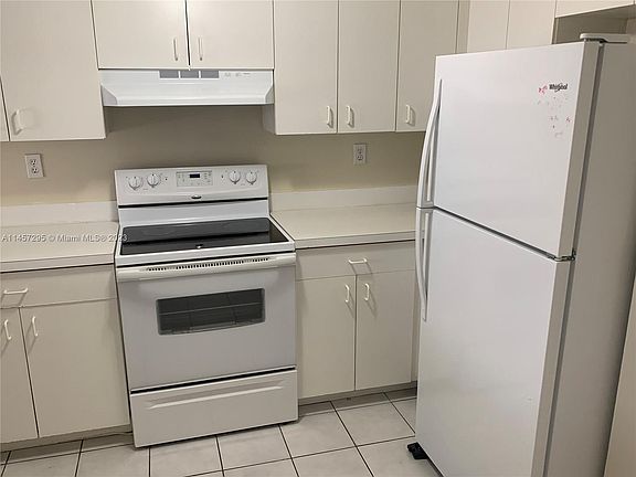 4th image of 9187 Fontainebleau Blvd #405