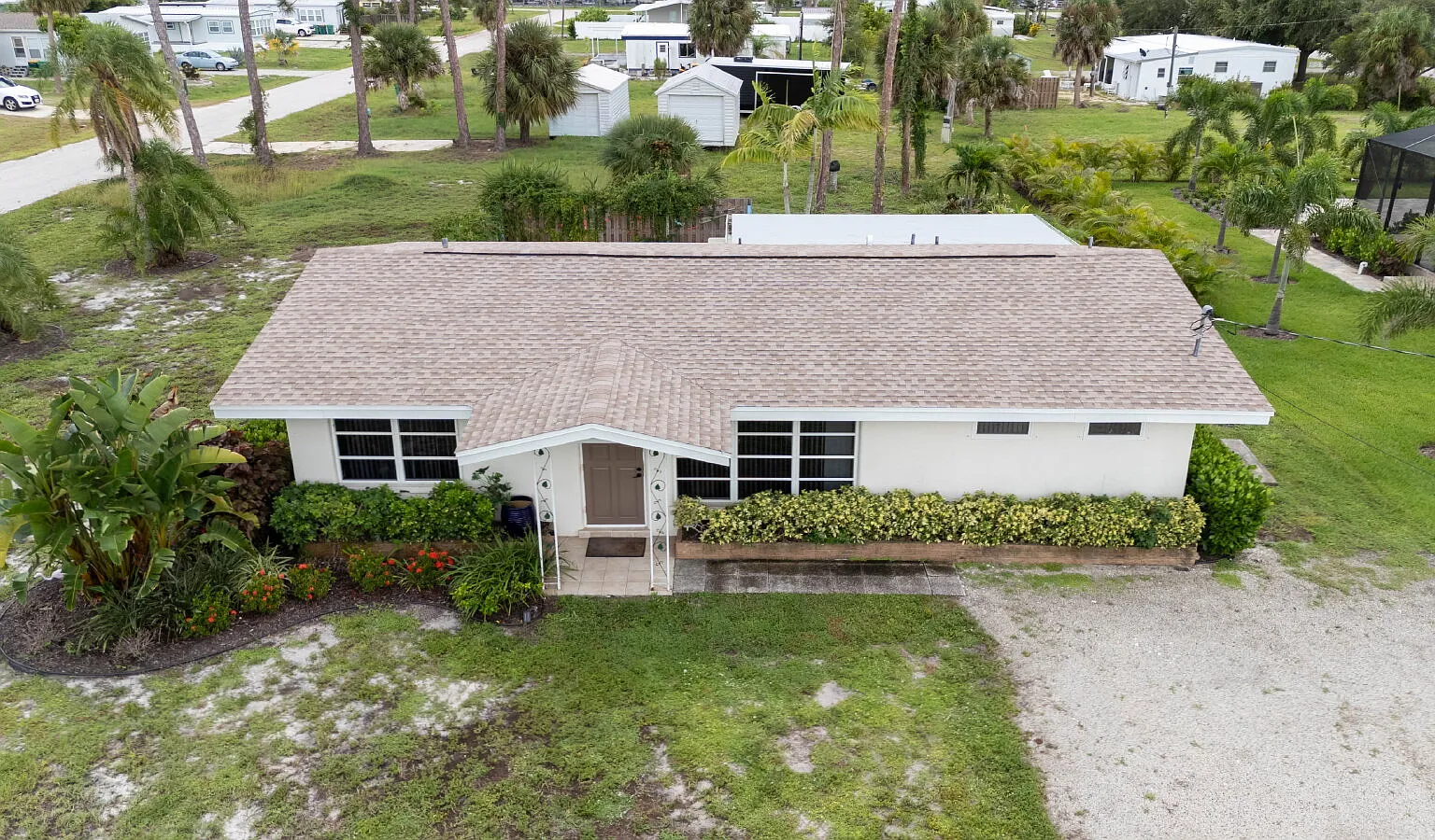 3 bed, 1.0 bath, 1144 sqft, $2,300 — Photo 4