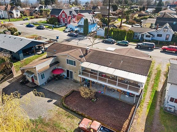 4th image of 810 5th St #A-b