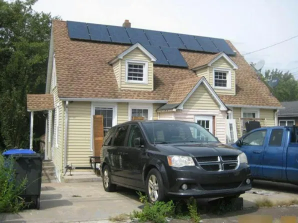 21 Brainerd Rd, Branford, CT 06405