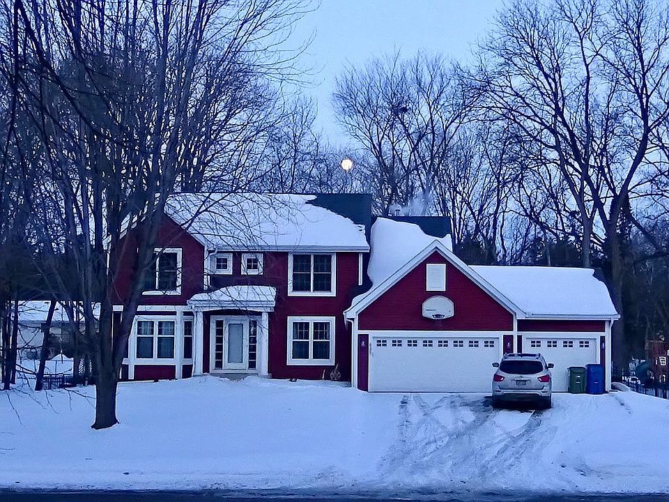 1st image of 885 Fernbrook Ln N
