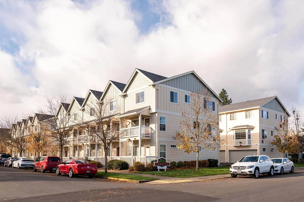Exterior - 2535 N Taylor St