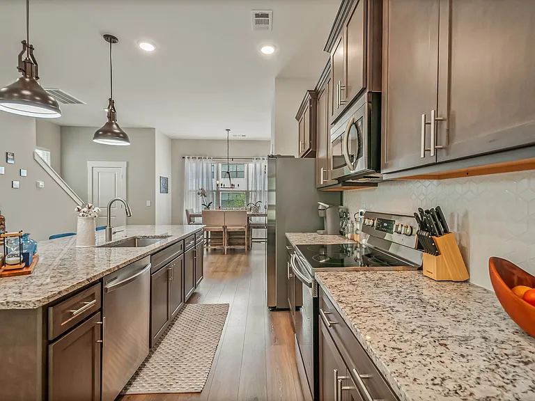 207 Stonecrest Cir — Photo 18