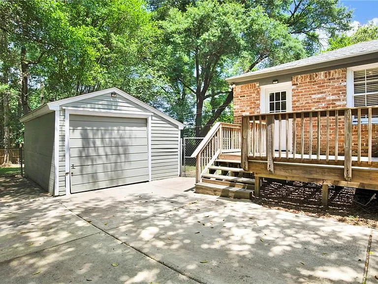 309 Border Dr W — Photo 18
