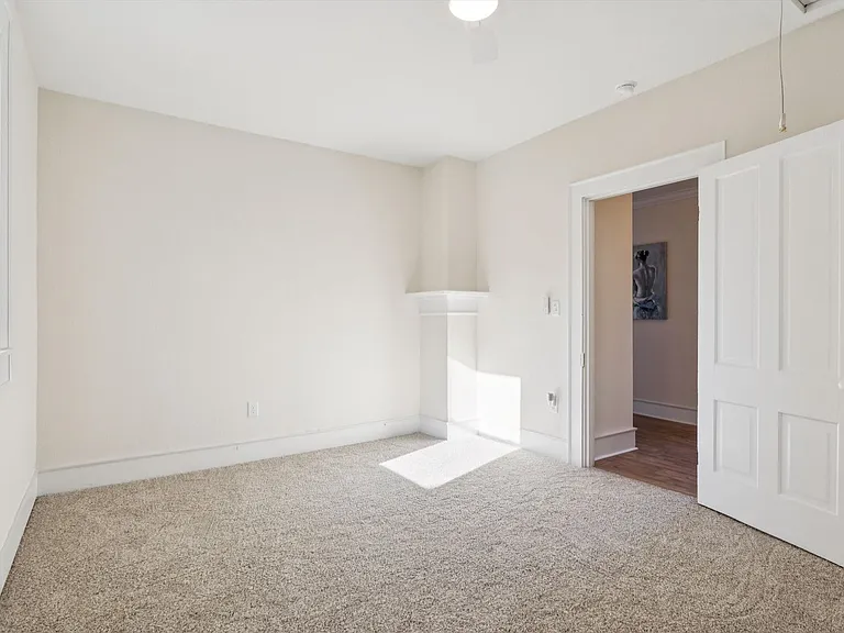 107 N High St — Photo 19