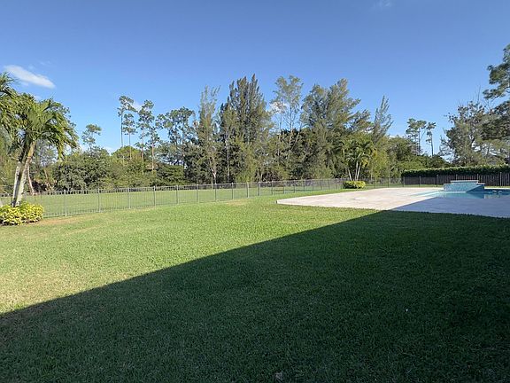 2nd image of 11330 Timberlodge Terrace