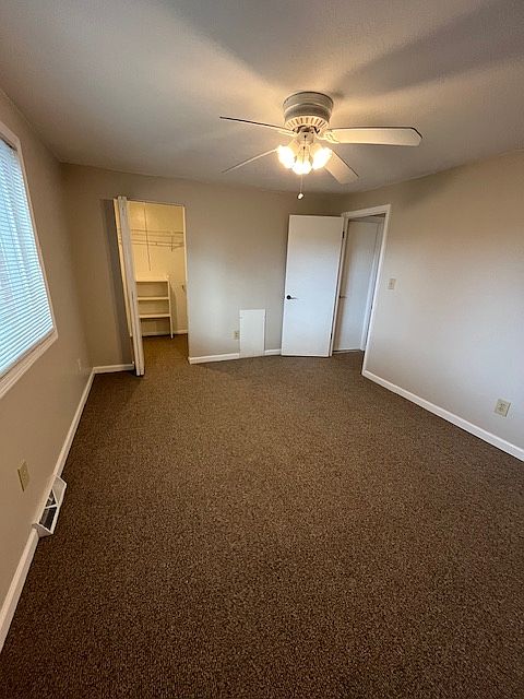 Main bedroom with walk in closet