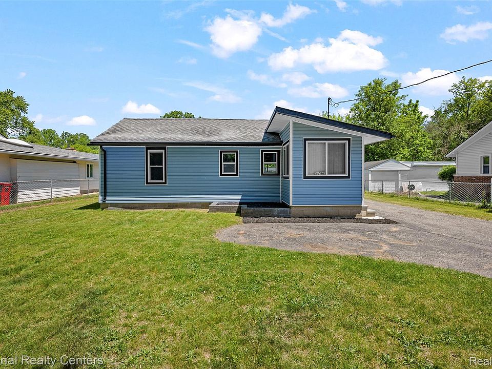 1st image of 23284 Almira St