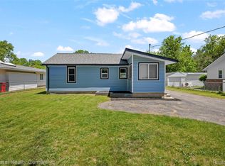 23284 Almira St, Southfield, MI 48033