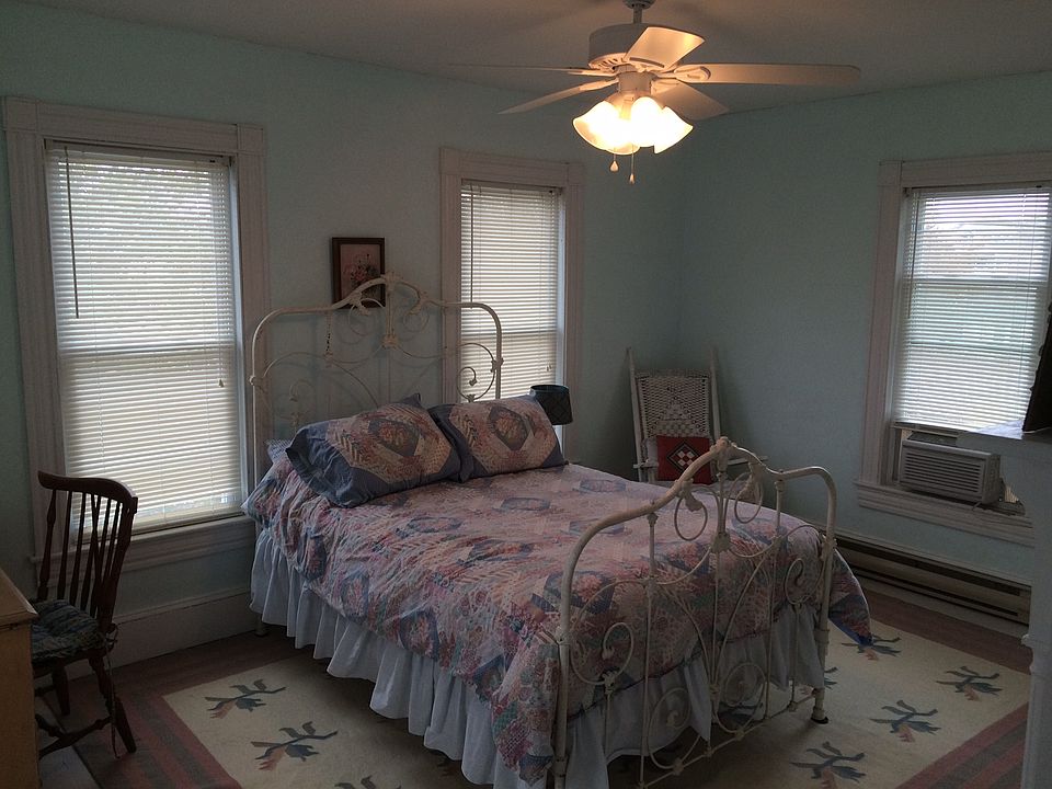 2nd image of 4420 Main St