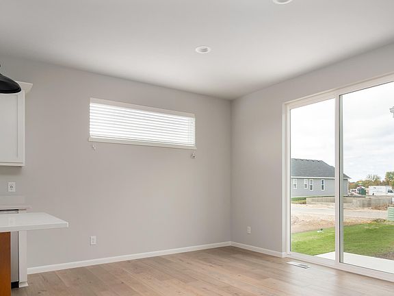 5th image of 6561 Prairie Wood Dr
