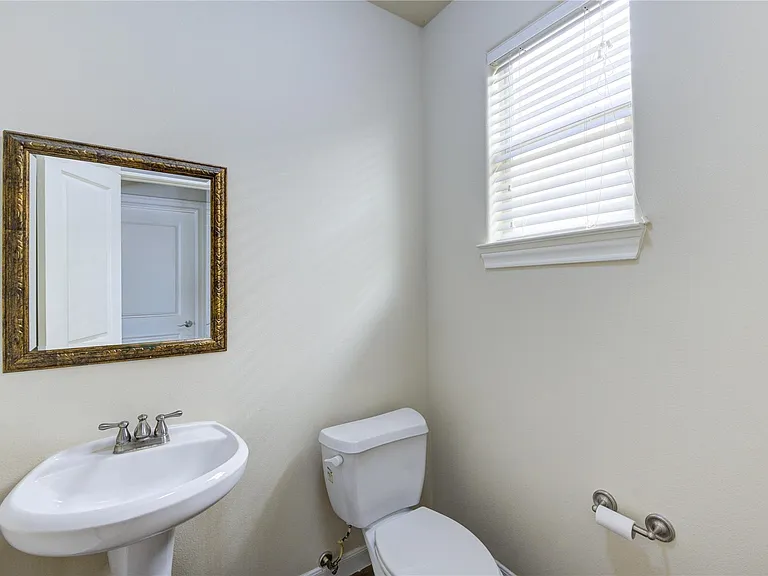 5813 Washington Ave #B — Photo 24