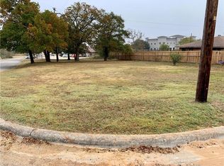 222 Summit St, Rockdale, TX 76567