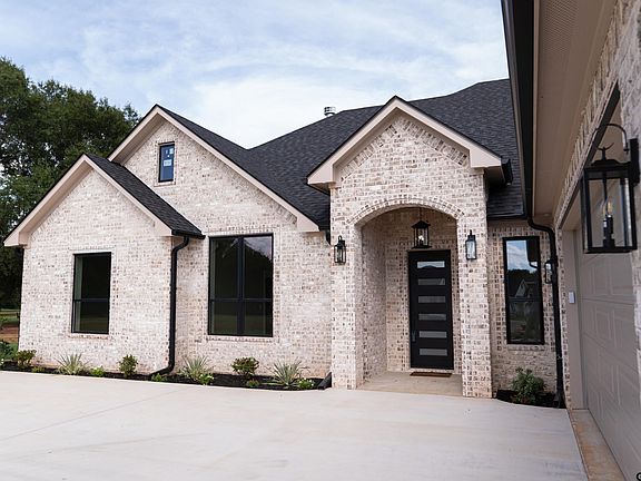 4th image of 7523 Freestone Dr