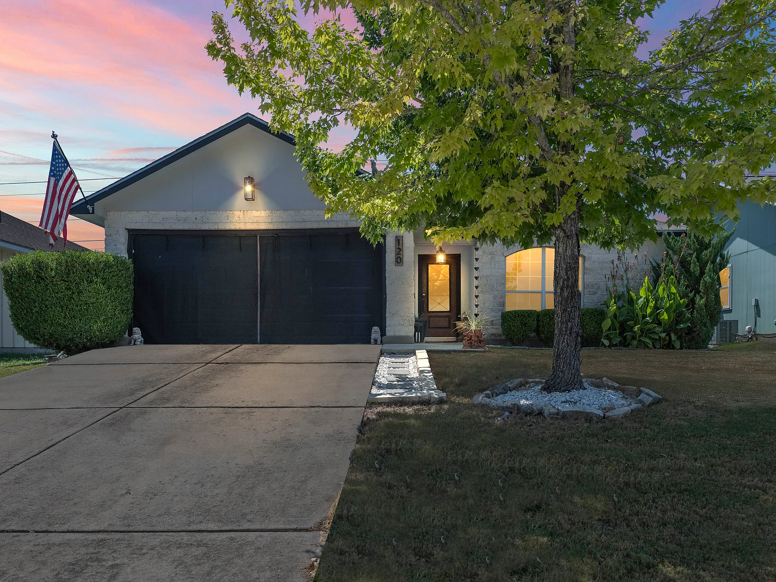 3 bed, 1107 sqft, $1,850 — Photo 2