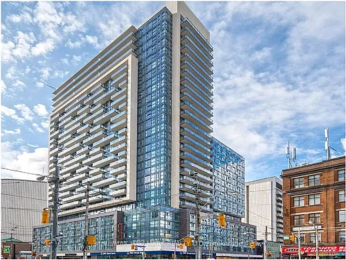 570 Bay St #1821 Photo 1