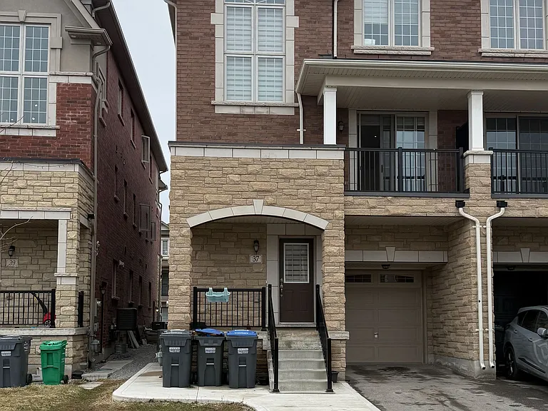 37 Allegro Dr — Photo 1