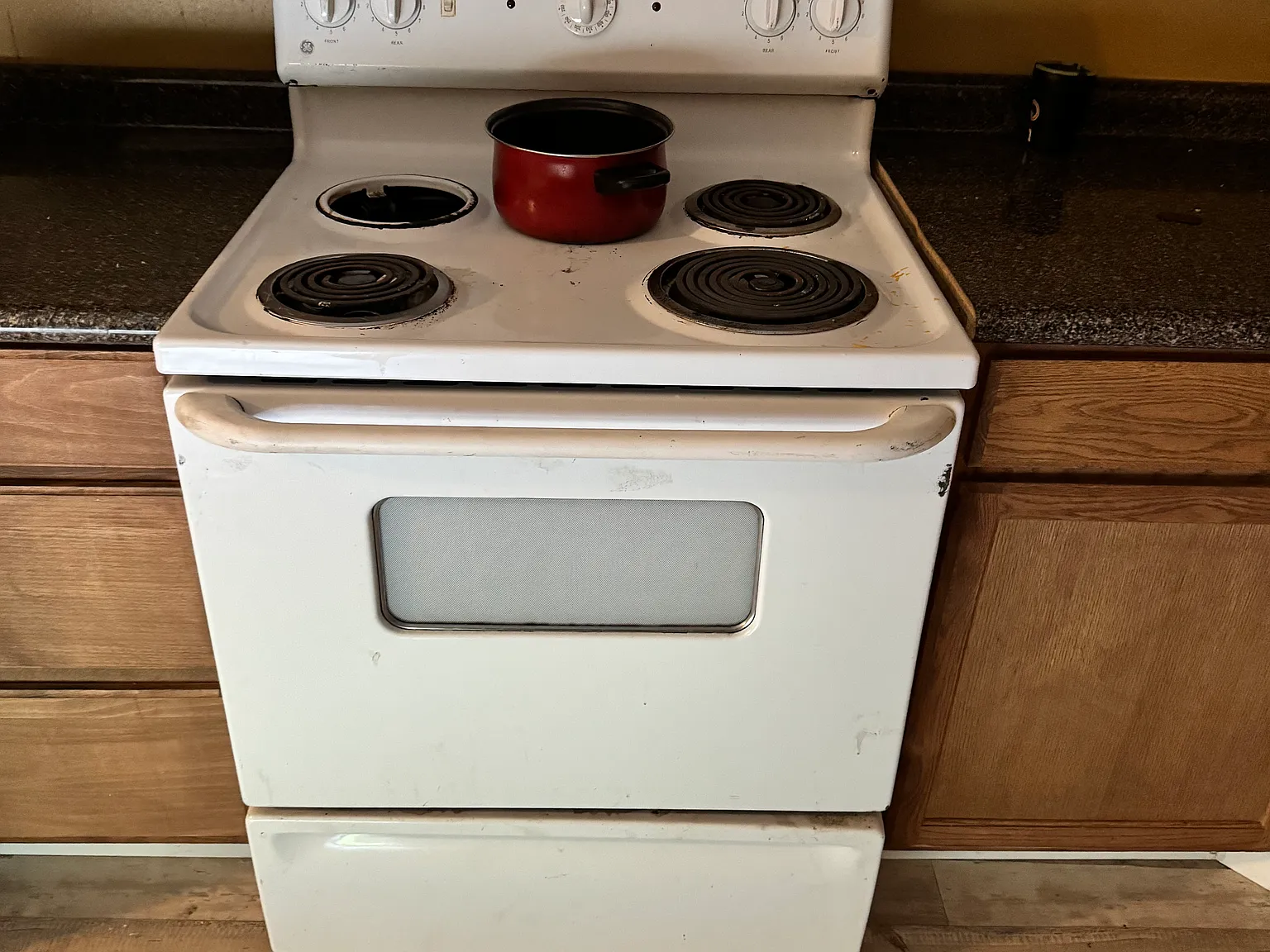 3 bed, 1200 sqft, $900 — Photo 1