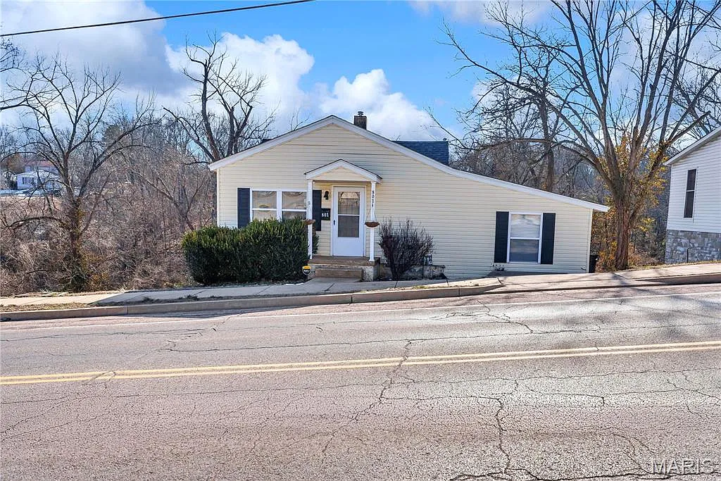 801 Boyd St photo 1