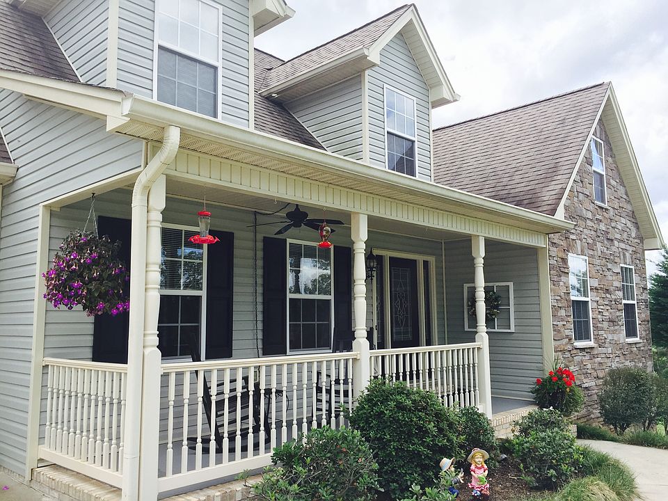 1st image of 185 Greenbriar Trl NE