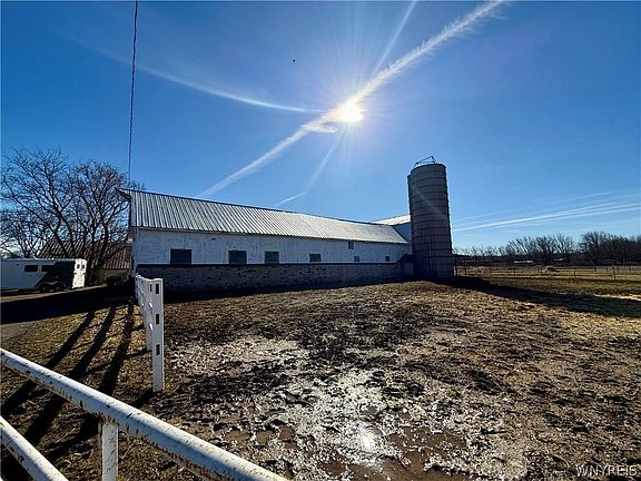 5th image of 13123 Main Rd