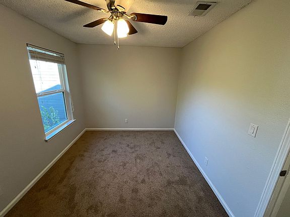 5th image of 122 Hillside Dr