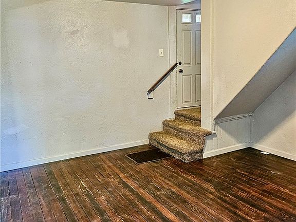 5th image of 915 Glass Run Rd