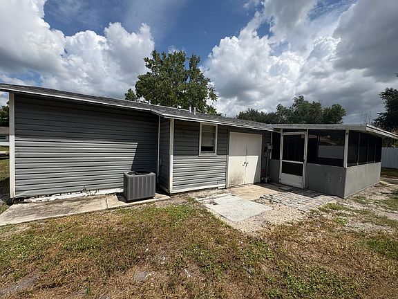3rd image of 424 Valley Dr