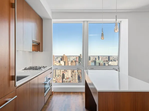 400 Fifth Avenue image 4 of 11