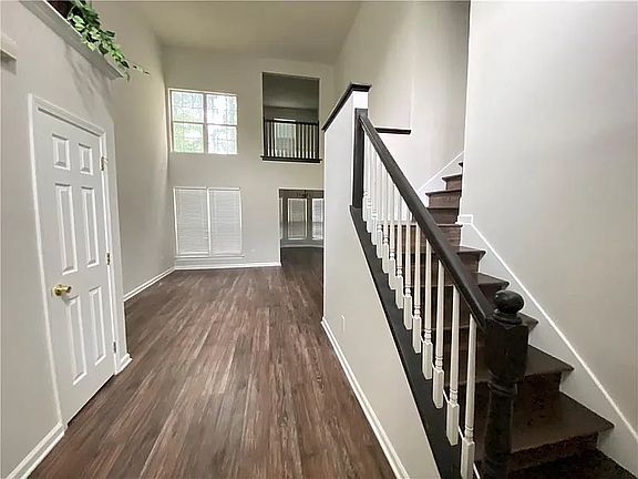3rd image of 1110 Winter Park Ln