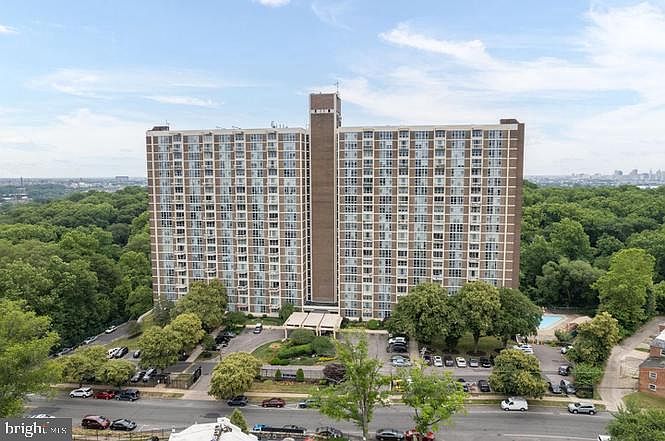 1st image of 3600 Conshohocken Ave APT 1605