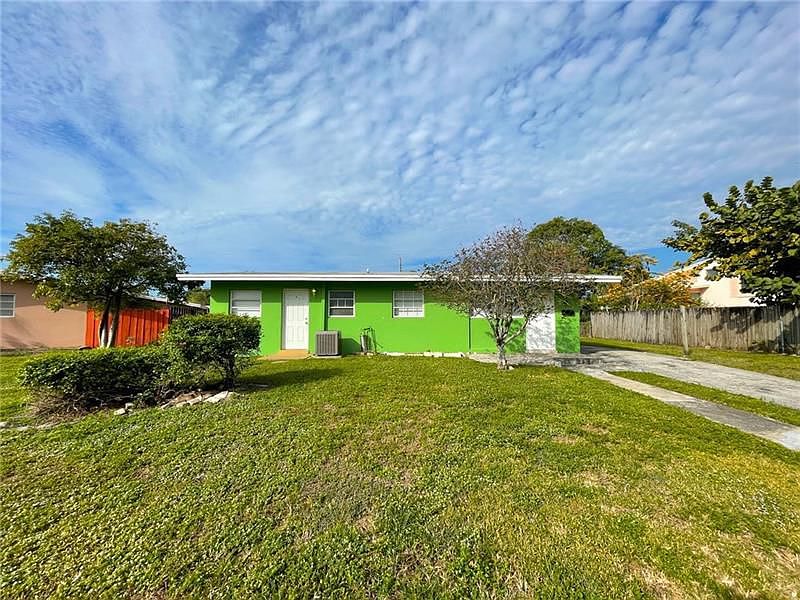 1st image of 1041 SW 30th Ave